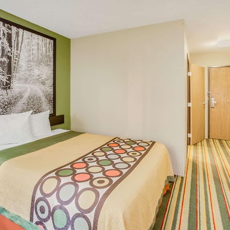 Hotel Super 8 By Wyndham Grayling Esterno foto