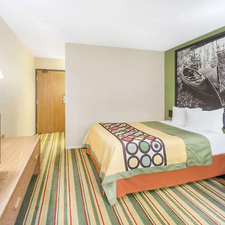 Hotel Super 8 By Wyndham Grayling Esterno foto