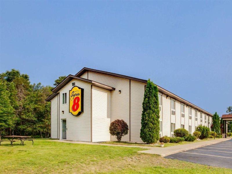 Hotel Super 8 By Wyndham Grayling Esterno foto