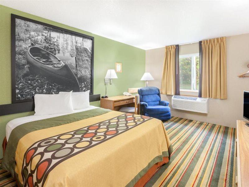 Hotel Super 8 By Wyndham Grayling Esterno foto