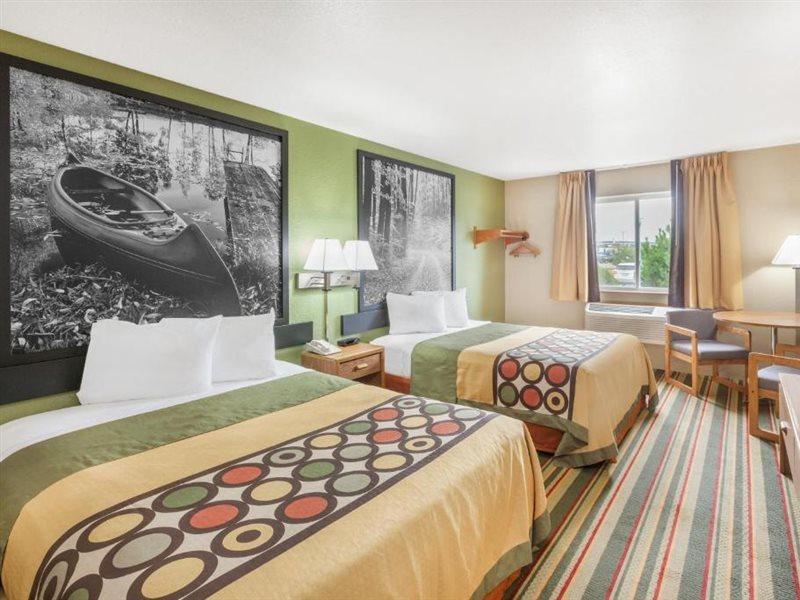 Hotel Super 8 By Wyndham Grayling Esterno foto