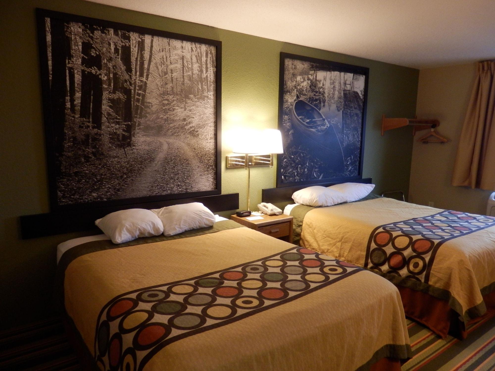 Hotel Super 8 By Wyndham Grayling Esterno foto