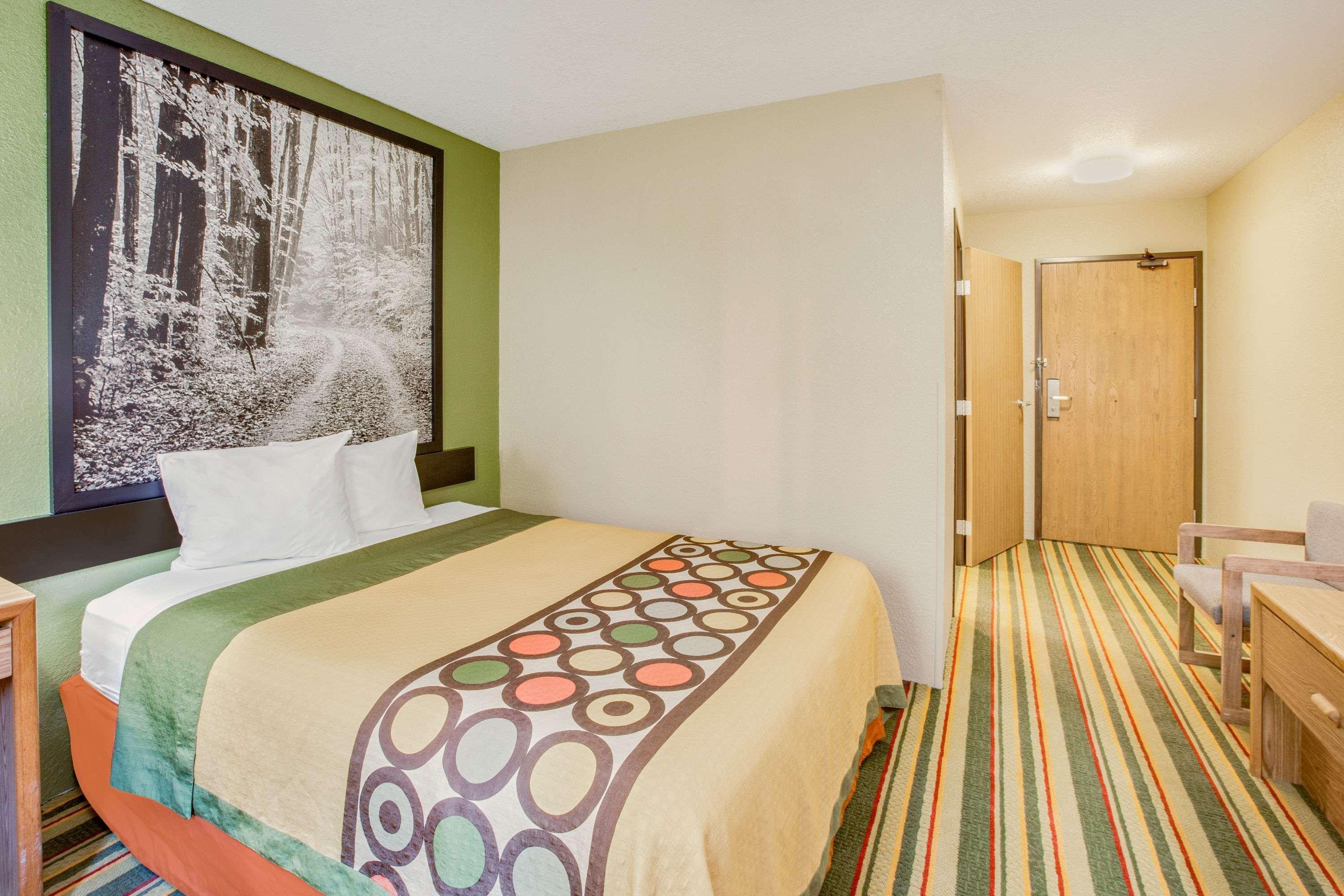 Hotel Super 8 By Wyndham Grayling Esterno foto