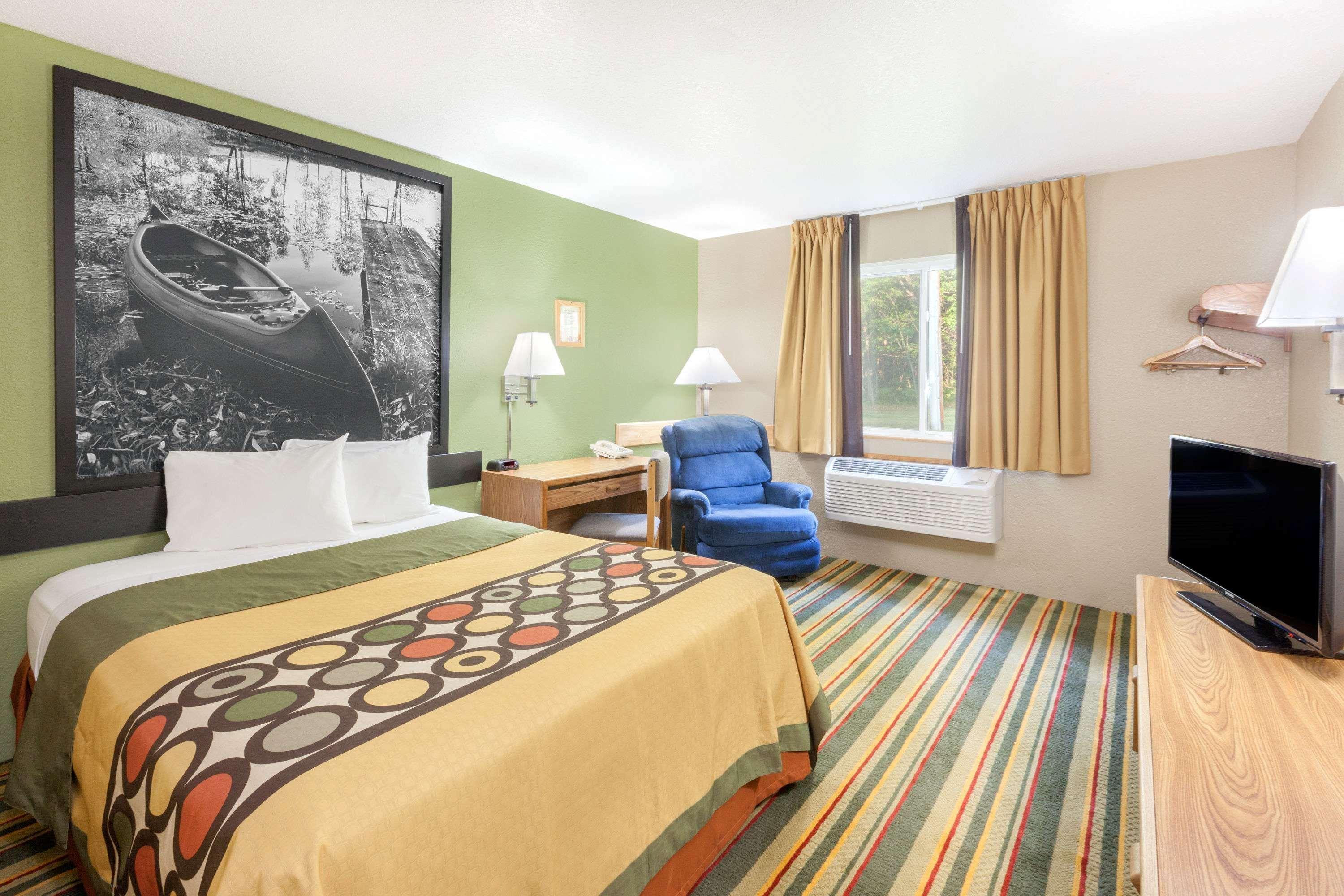 Hotel Super 8 By Wyndham Grayling Esterno foto