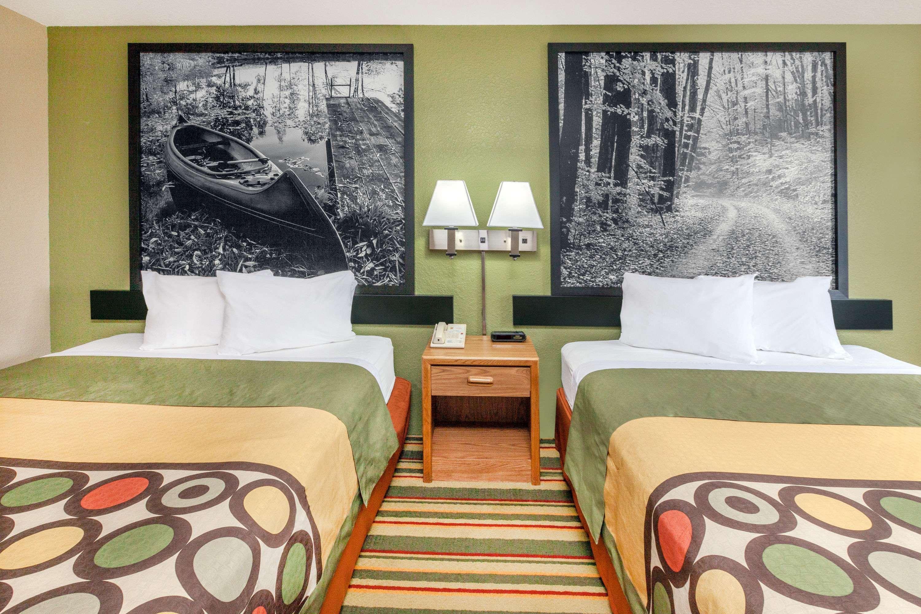 Hotel Super 8 By Wyndham Grayling Esterno foto