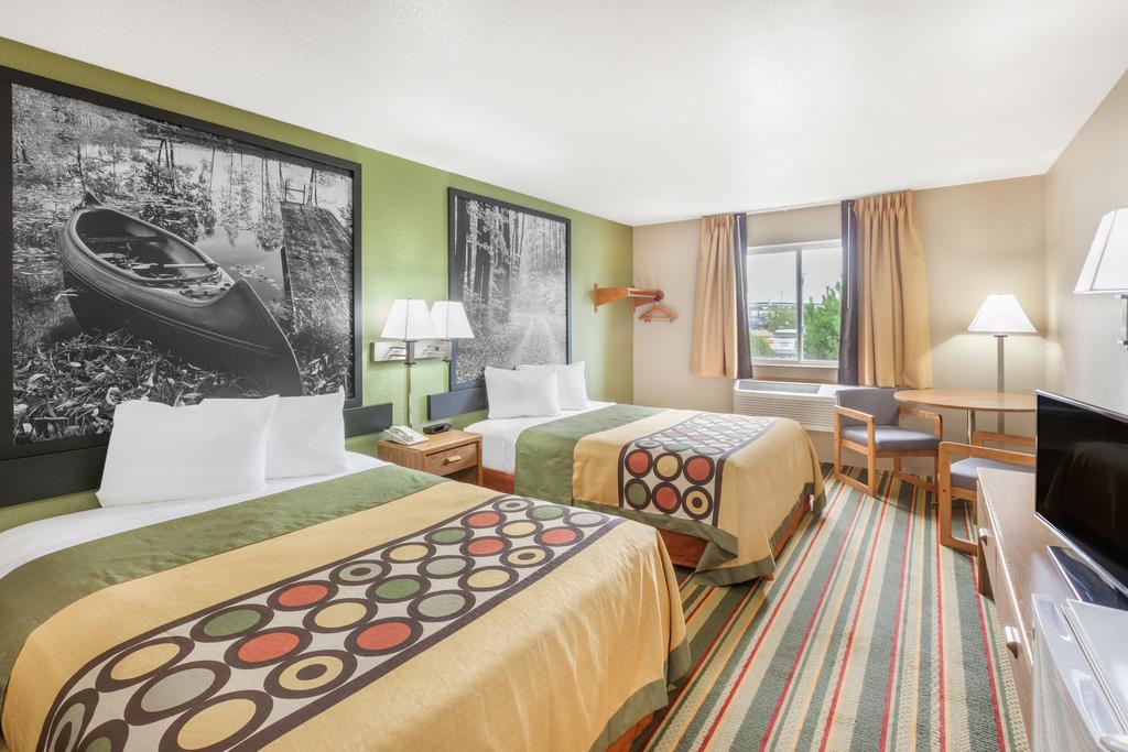 Hotel Super 8 By Wyndham Grayling Esterno foto