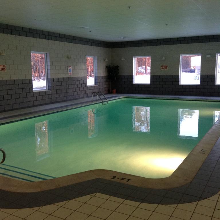 Hotel Super 8 By Wyndham Grayling Esterno foto