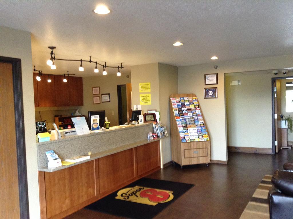 Hotel Super 8 By Wyndham Grayling Esterno foto